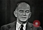 Immagine di William Fulbright J United States USA, 1966, secondo 25 filmato di repertorio 65675026730