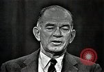 Immagine di William Fulbright J United States USA, 1966, secondo 26 filmato di repertorio 65675026730