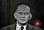 Immagine di William Fulbright J United States USA, 1966, secondo 32 filmato di repertorio 65675026730
