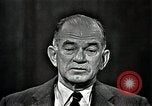 Immagine di William Fulbright J United States USA, 1966, secondo 40 filmato di repertorio 65675026730