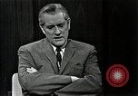 Immagine di Il senatore Fullbright United States USA, 1966, secondo 17 filmato di repertorio 65675026731
