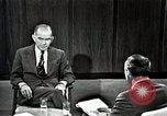 Immagine di Il senatore Fullbright United States USA, 1966, secondo 21 filmato di repertorio 65675026735