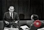Immagine di Il senatore Fullbright United States USA, 1966, secondo 23 filmato di repertorio 65675026735