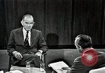 Immagine di Il senatore Fullbright United States USA, 1966, secondo 30 filmato di repertorio 65675026735