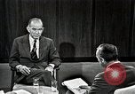 Immagine di Il senatore Fullbright United States USA, 1966, secondo 36 filmato di repertorio 65675026735