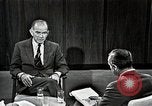 Immagine di Il senatore Fullbright United States USA, 1966, secondo 39 filmato di repertorio 65675026735
