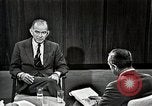 Immagine di Il senatore Fullbright United States USA, 1966, secondo 41 filmato di repertorio 65675026735