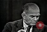 Immagine di Il senatore Fullbright United States USA, 1966, secondo 4 filmato di repertorio 65675026736