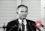 Immagine di Il senatore Fullbright United States USA, 1966, secondo 11 filmato di repertorio 65675026743