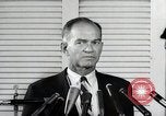 Immagine di Il senatore Fullbright United States USA, 1966, secondo 20 filmato di repertorio 65675026743