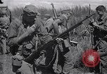 Standbild Alliierte Kriegsgefangene gerettet aus japanischen Cabanatuan Gefangenenlager Luzon Philippinen, 1945, aus Sekunde 21 historischem Filmmaterial Videoclip 65675026771