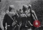 Standbild Alliierte Kriegsgefangene gerettet aus japanischen Cabanatuan Gefangenenlager Luzon Philippinen, 1945, aus Sekunde 26 historischem Filmmaterial Videoclip 65675026771
