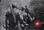 Standbild Alliierte Kriegsgefangene gerettet aus japanischen Cabanatuan Gefangenenlager Luzon Philippinen, 1945, aus Sekunde 35 historischem Filmmaterial Videoclip 65675026771