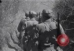 Standbild Alliierte Kriegsgefangene gerettet aus japanischen Cabanatuan Gefangenenlager Luzon Philippinen, 1945, aus Sekunde 42 historischem Filmmaterial Videoclip 65675026771