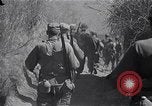 Standbild Alliierte Kriegsgefangene gerettet aus japanischen Cabanatuan Gefangenenlager Luzon Philippinen, 1945, aus Sekunde 43 historischem Filmmaterial Videoclip 65675026771
