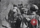 Standbild Alliierte Kriegsgefangene gerettet aus japanischen Cabanatuan Gefangenenlager Luzon Philippinen, 1945, aus Sekunde 48 historischem Filmmaterial Videoclip 65675026771
