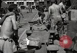 Immagine di Salvataggio dei prigionieri NEGLI STATI UNITI Cebu Filippine, 1945, secondo 3 filmato di repertorio 65675026775