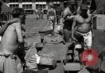 Immagine di Salvataggio dei prigionieri NEGLI STATI UNITI Cebu Filippine, 1945, secondo 7 filmato di repertorio 65675026775