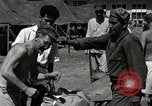Immagine di Salvataggio dei prigionieri NEGLI STATI UNITI Cebu Filippine, 1945, secondo 15 filmato di repertorio 65675026775