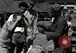 Immagine di Salvataggio dei prigionieri NEGLI STATI UNITI Cebu Filippine, 1945, secondo 20 filmato di repertorio 65675026775
