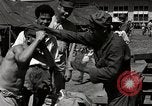Immagine di Salvataggio dei prigionieri NEGLI STATI UNITI Cebu Filippine, 1945, secondo 21 filmato di repertorio 65675026775