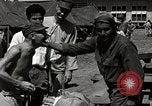 Immagine di Salvataggio dei prigionieri NEGLI STATI UNITI Cebu Filippine, 1945, secondo 22 filmato di repertorio 65675026775