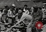 Immagine di Salvataggio dei prigionieri NEGLI STATI UNITI Cebu Filippine, 1945, secondo 23 filmato di repertorio 65675026775