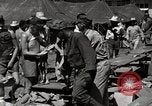 Immagine di Salvataggio dei prigionieri NEGLI STATI UNITI Cebu Filippine, 1945, secondo 24 filmato di repertorio 65675026775
