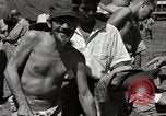 Immagine di Salvataggio dei prigionieri NEGLI STATI UNITI Cebu Filippine, 1945, secondo 45 filmato di repertorio 65675026775