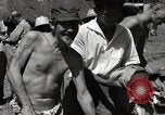 Immagine di Salvataggio dei prigionieri NEGLI STATI UNITI Cebu Filippine, 1945, secondo 46 filmato di repertorio 65675026775