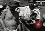 Immagine di Salvataggio dei prigionieri NEGLI STATI UNITI Cebu Filippine, 1945, secondo 48 filmato di repertorio 65675026775