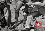 Immagine di Salvataggio dei prigionieri NEGLI STATI UNITI Cebu Filippine, 1945, secondo 50 filmato di repertorio 65675026775