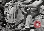 Immagine di Salvataggio dei prigionieri NEGLI STATI UNITI Cebu Filippine, 1945, secondo 53 filmato di repertorio 65675026775