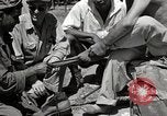 Immagine di Salvataggio dei prigionieri NEGLI STATI UNITI Cebu Filippine, 1945, secondo 60 filmato di repertorio 65675026775