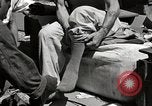 Immagine di Salvataggio dei prigionieri NEGLI STATI UNITI Cebu Filippine, 1945, secondo 62 filmato di repertorio 65675026775