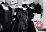 Immagine di Libri in tedesco Stoccolma SVEZIA, 1941, secondo 14 filmato di repertorio 65675026793