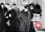 Immagine di Libri in tedesco Stoccolma SVEZIA, 1941, secondo 15 filmato di repertorio 65675026793