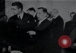 Immagine di Libri in tedesco Stoccolma SVEZIA, 1941, secondo 20 filmato di repertorio 65675026793