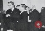 Immagine di Libri in tedesco Stoccolma SVEZIA, 1941, secondo 21 filmato di repertorio 65675026793