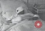 Image civils blessés Italie, 1943, de la seconde 23 séquences d'archives historiques vidéo 65675026804