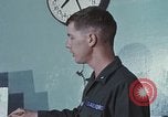 Immagine di Lt Daryl R Younstrum e grandi Giordania dando intelligence briefing Phan Rang Vietnam, 1970, secondo 19 filmato di repertorio 65675026821