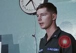 Immagine di Lt Daryl R Younstrum e grandi Giordania dando intelligence briefing Phan Rang Vietnam, 1970, secondo 27 filmato di repertorio 65675026821