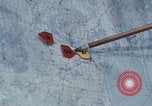 Immagine di Lt Daryl R Younstrum e grandi Giordania dando intelligence briefing Phan Rang Vietnam, 1970, secondo 51 filmato di repertorio 65675026821