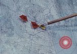 Immagine di Lt Daryl R Younstrum e grandi Giordania dando intelligence briefing Phan Rang Vietnam, 1970, secondo 52 filmato di repertorio 65675026821