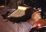 Immagine di AC-119K che mostra il navigatore Phan Rang Vietnam, 1970, secondo 9 filmato di repertorio 65675026822