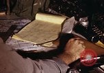 Immagine di AC-119K che mostra il navigatore Phan Rang Vietnam, 1970, secondo 14 filmato di repertorio 65675026822