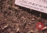 Immagine di AC-119K che mostra gli avieri carico e controllo mini pistole Phan Rang Vietnam, 1970, secondo 7 filmato di repertorio 65675026825