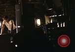 Immagine di AC-119K che mostra gli avieri carico e controllo mini pistole Phan Rang Vietnam, 1970, secondo 21 filmato di repertorio 65675026825