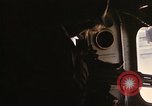 Immagine di AC-119K che mostra gli avieri carico e controllo mini pistole Phan Rang Vietnam, 1970, secondo 34 filmato di repertorio 65675026825