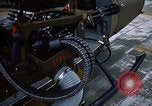 Immagine di UH-1H caricato con miniguns Binh Thuy AFB Vietnam, 1970, secondo 41 filmato di repertorio 65675026826